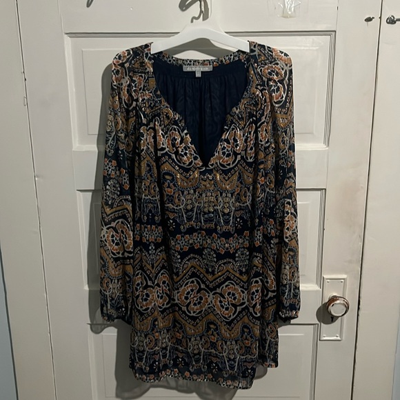 Woman's Blouse - Picture 1 of 4